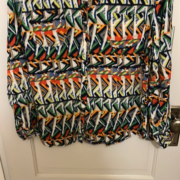 Unbranded button down shirt, pockets in front, colorful design, size L - Picture 3 of 7